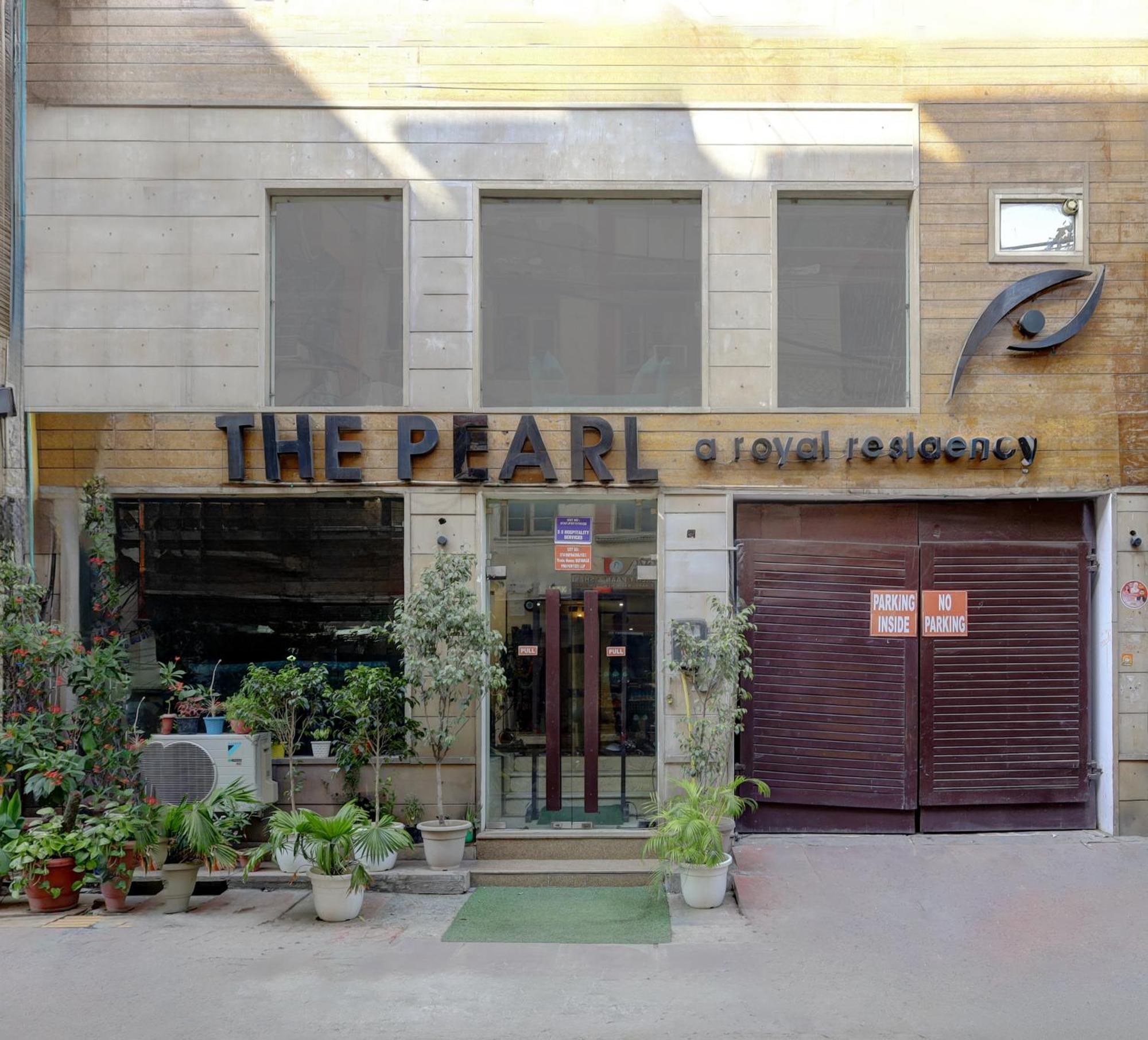 The Pearl- A Royal Residency 3* New Delhi